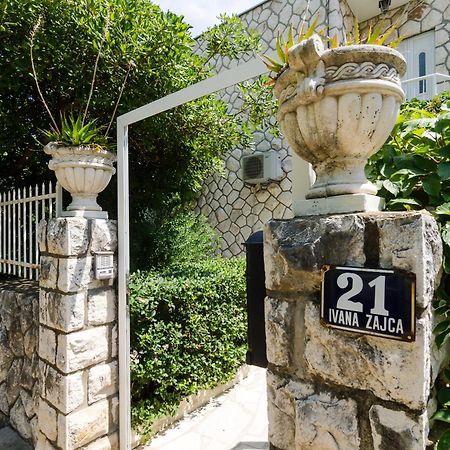 Wisteria Apartment Дубровник Екстериор снимка