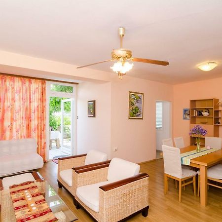 Wisteria Apartment Дубровник Екстериор снимка