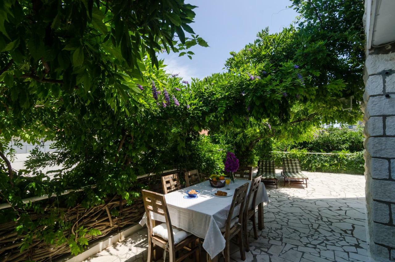 Wisteria Apartment Дубровник Екстериор снимка