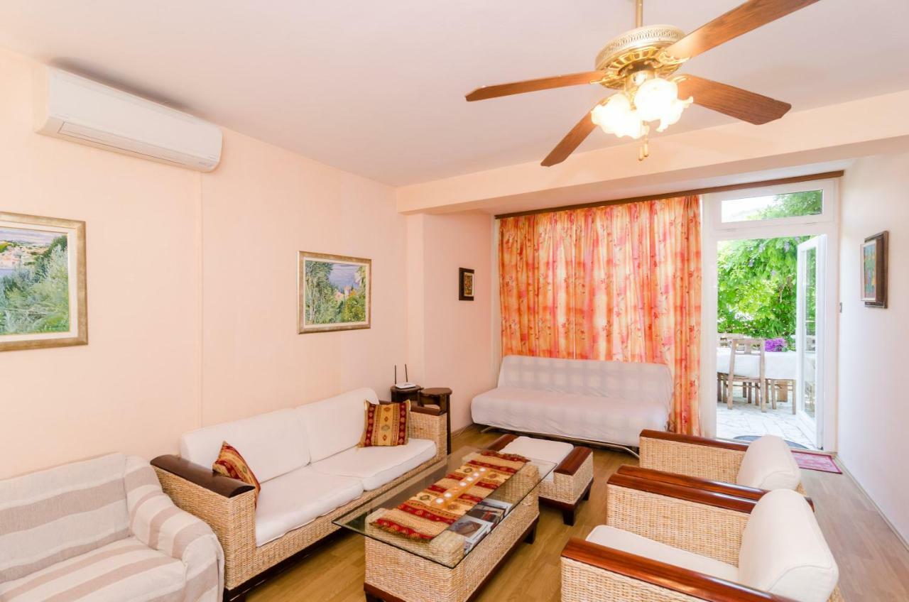 Wisteria Apartment Дубровник Екстериор снимка