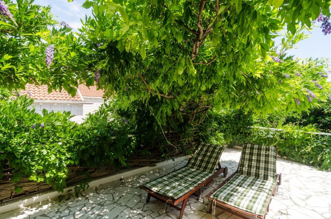 Wisteria Apartment Дубровник Екстериор снимка