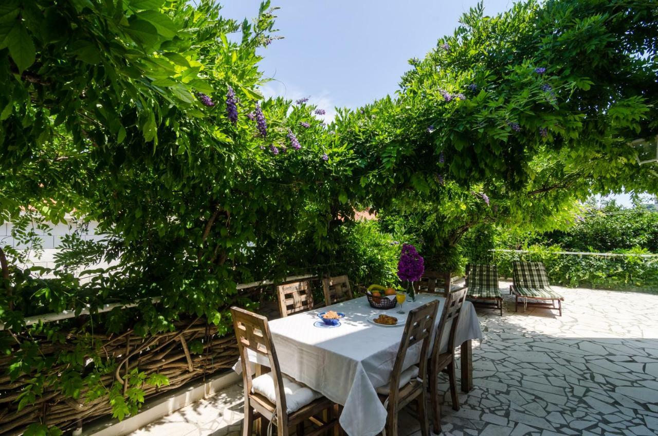 Wisteria Apartment Дубровник Екстериор снимка