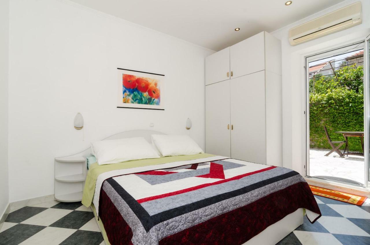 Wisteria Apartment Дубровник Екстериор снимка