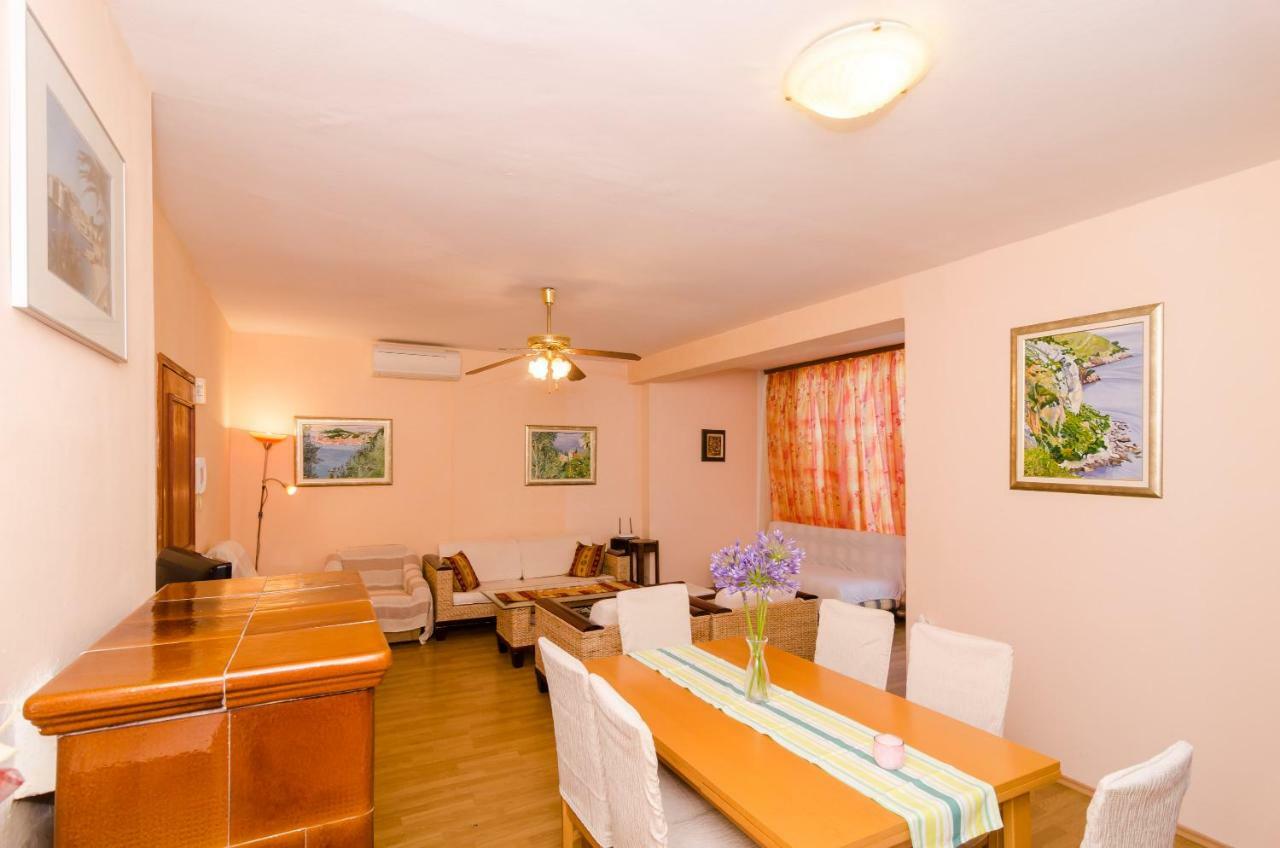 Wisteria Apartment Дубровник Екстериор снимка