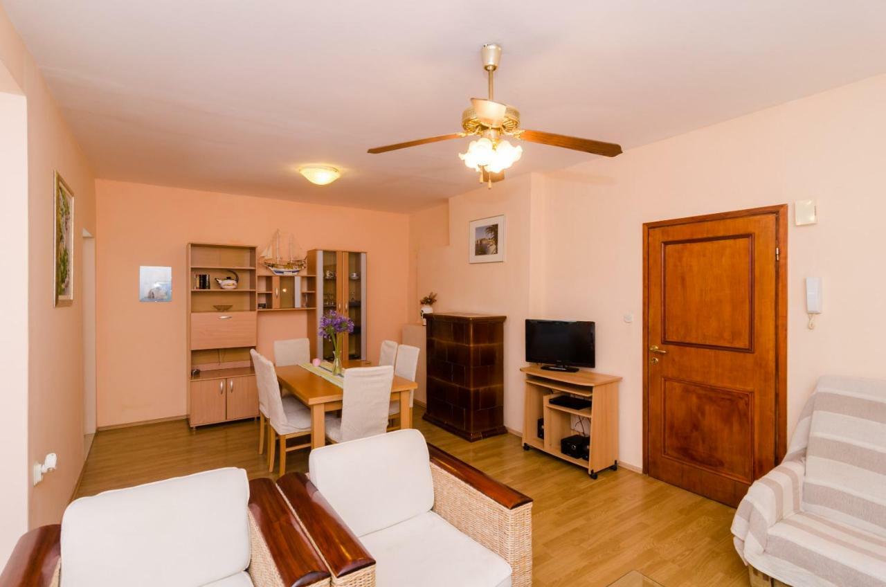 Wisteria Apartment Дубровник Екстериор снимка