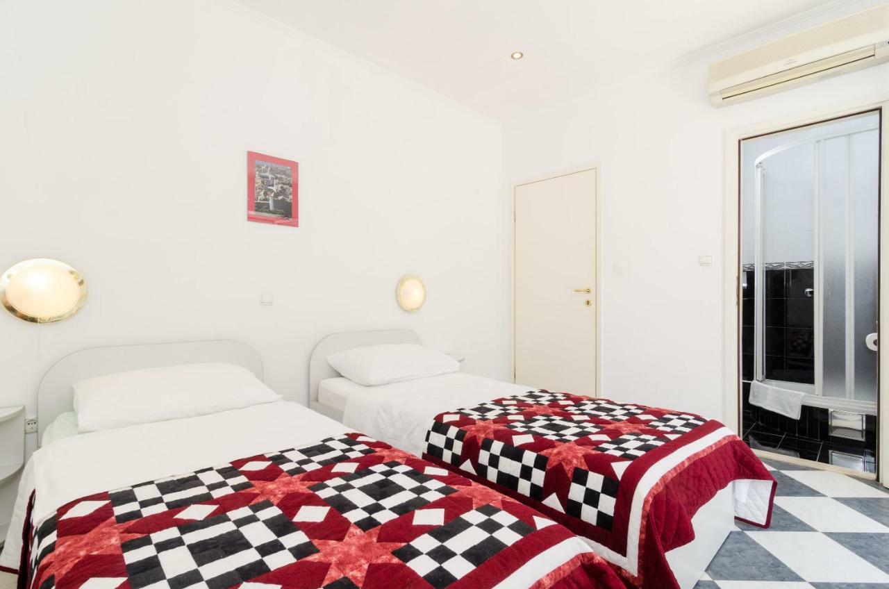 Wisteria Apartment Дубровник Екстериор снимка
