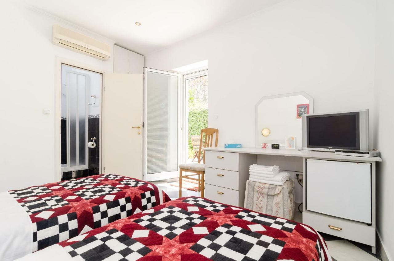 Wisteria Apartment Дубровник Екстериор снимка
