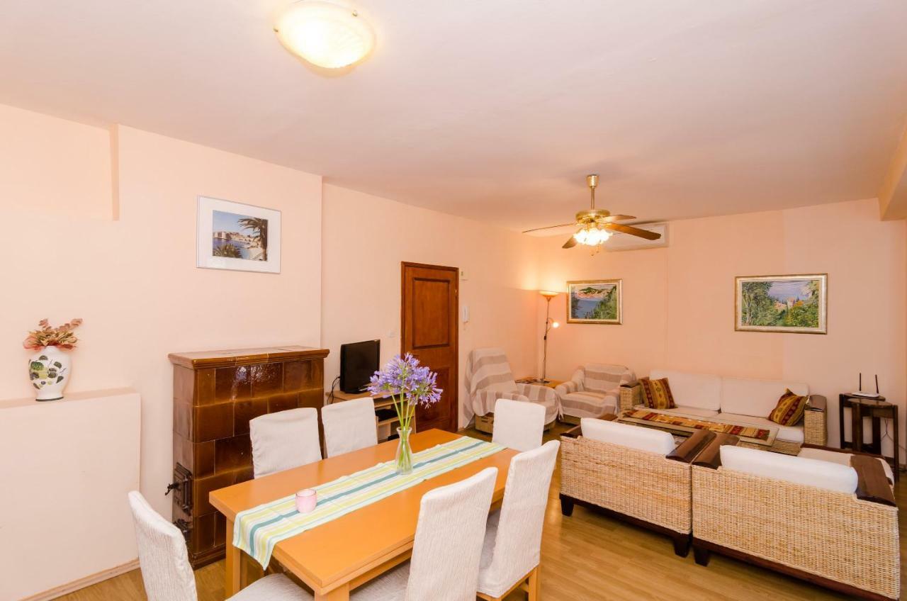 Wisteria Apartment Дубровник Екстериор снимка