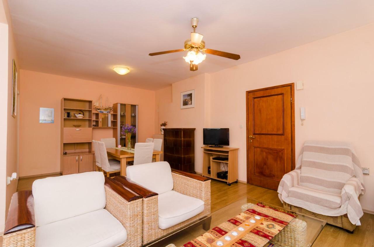 Wisteria Apartment Дубровник Екстериор снимка